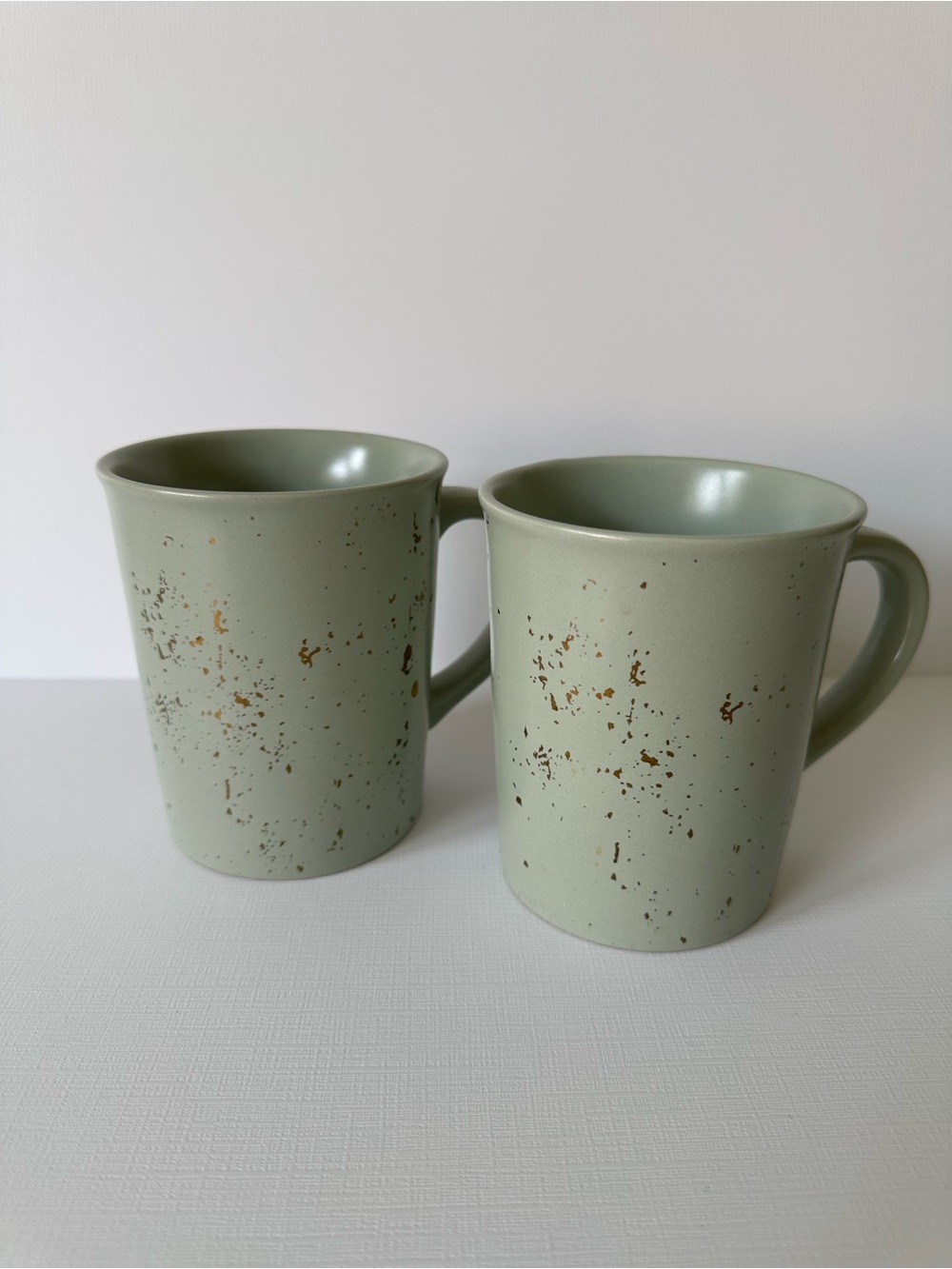 NWT Pair Of 2 Hearth & Hand Magnolia Mint Green With Gold Speckled Mugs